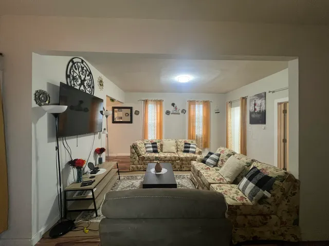 $195,900 | 212 West Center Street, Milwaukee, WI 53212