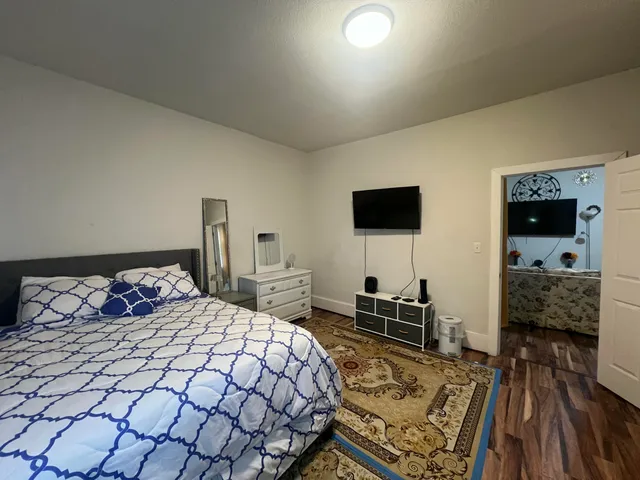 $195,900 | 212 West Center Street, Milwaukee, WI 53212