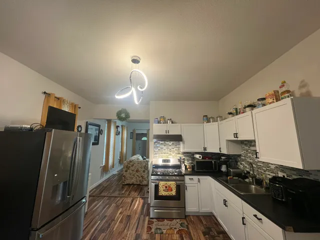 $195,900 | 212 West Center Street, Milwaukee, WI 53212