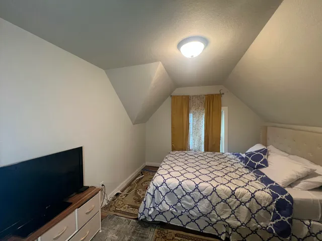 $195,900 | 212 West Center Street, Milwaukee, WI 53212