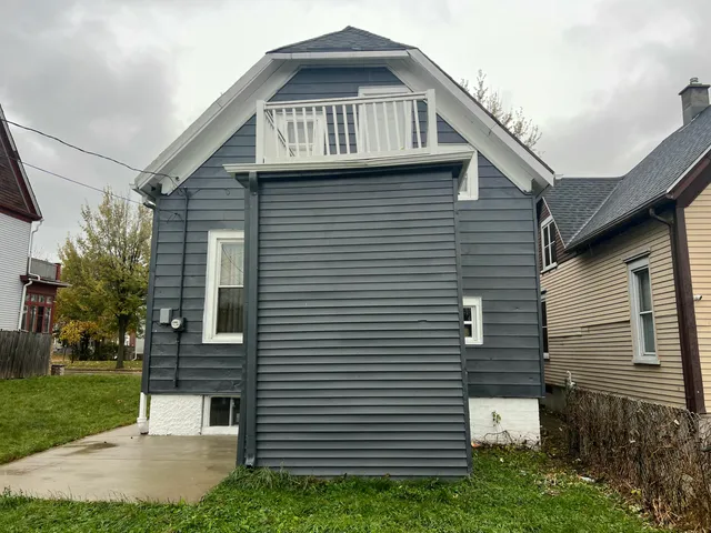 $195,900 | 212 West Center Street, Milwaukee, WI 53212
