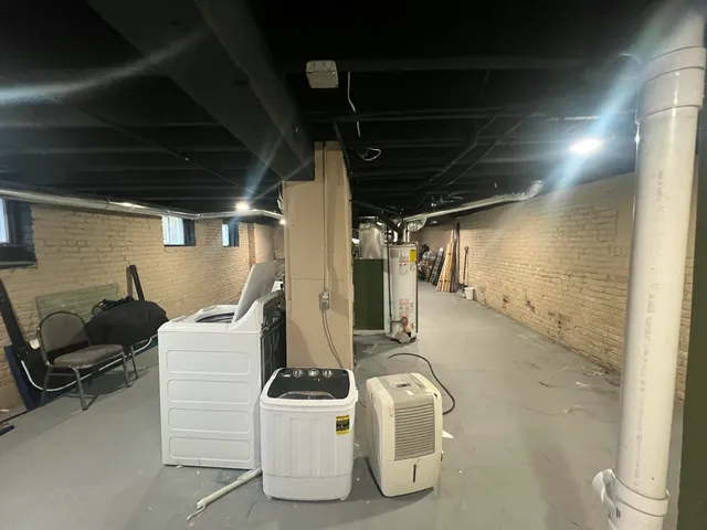 $195,900 | 212 West Center Street, Milwaukee, WI 53212