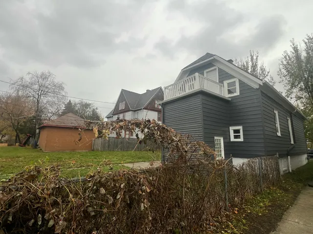 $195,900 | 212 West Center Street, Milwaukee, WI 53212