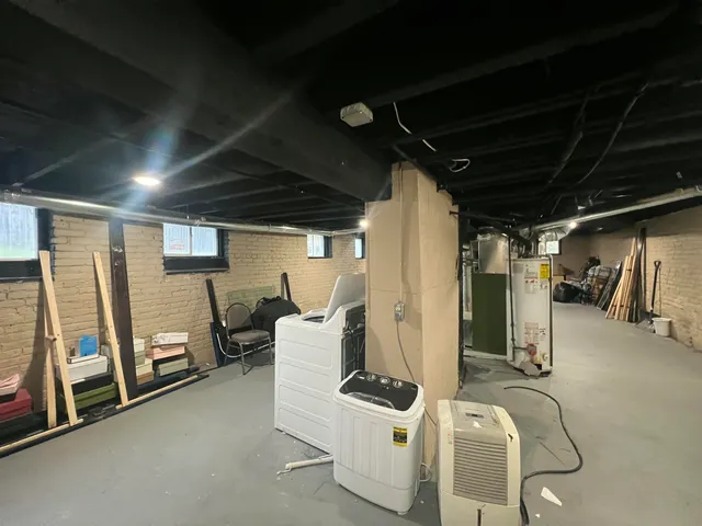 $195,900 | 212 West Center Street, Milwaukee, WI 53212