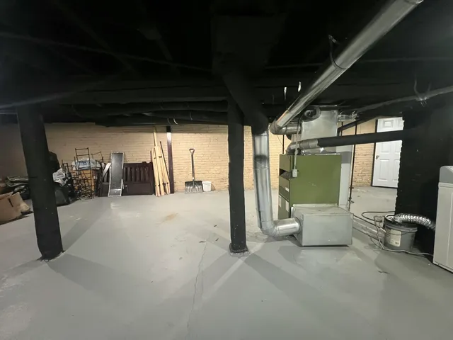 $195,900 | 212 West Center Street, Milwaukee, WI 53212