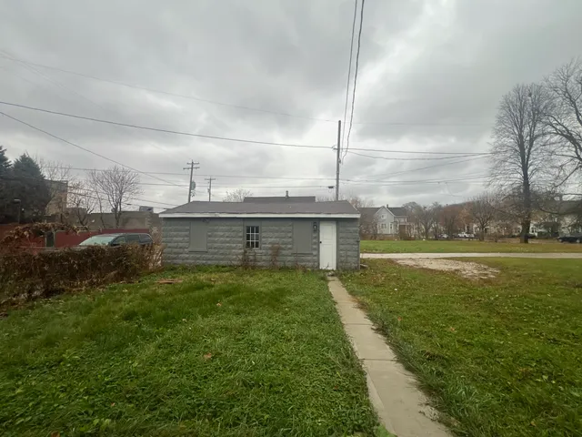 $195,900 | 212 West Center Street, Milwaukee, WI 53212