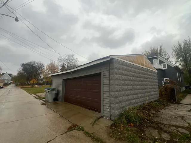 $195,900 | 212 West Center Street, Milwaukee, WI 53212
