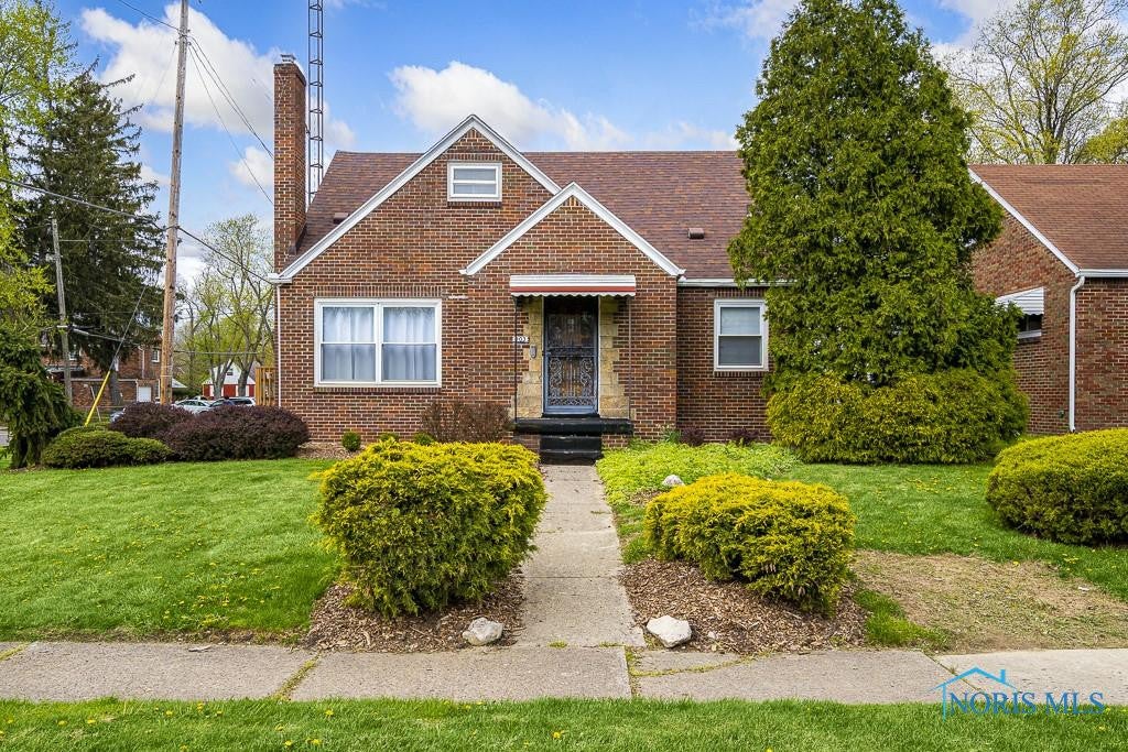 903 Independence Road Toledo, OH 43607 - Photo 1 of 42 Gallery Image 1