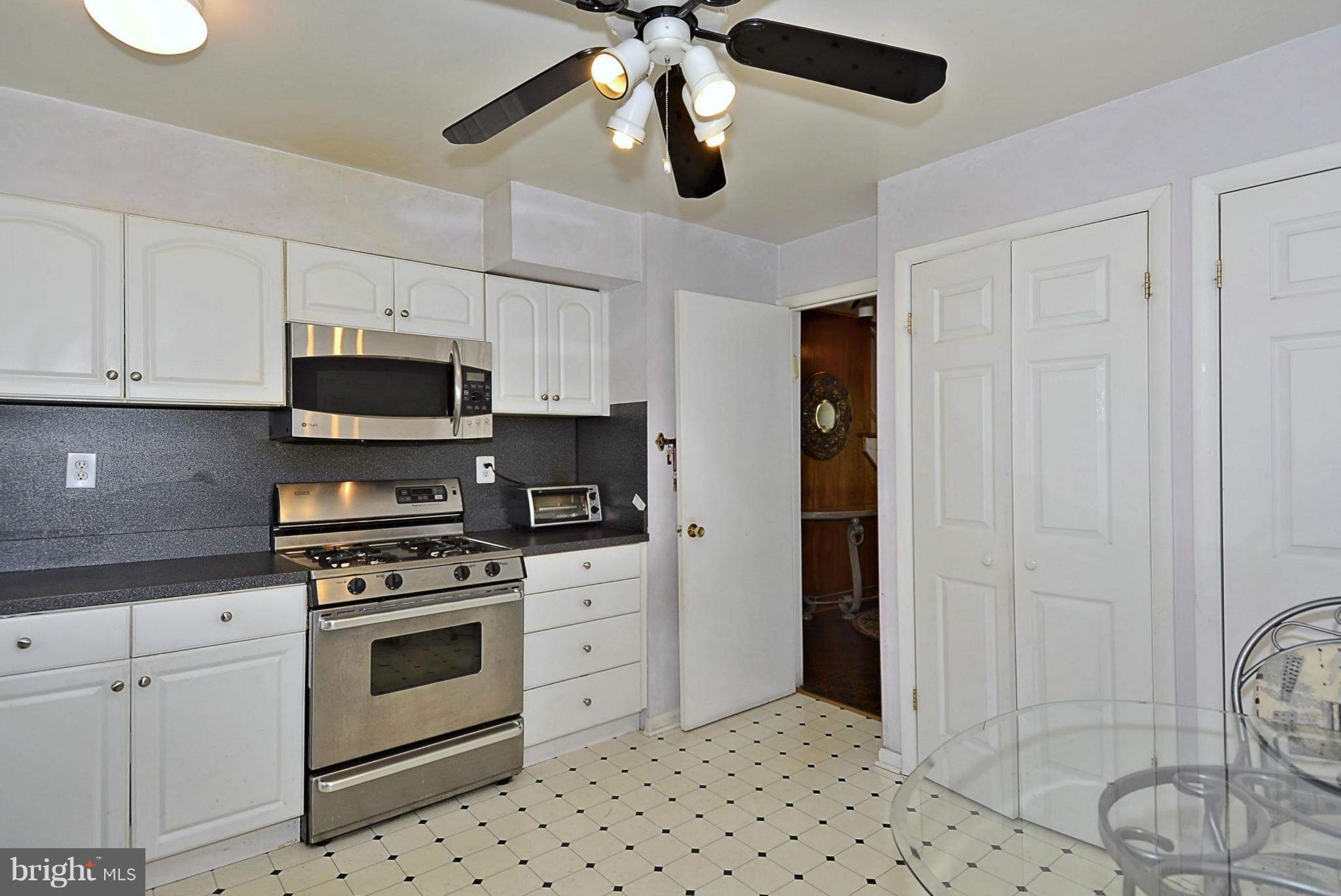 11612 Gilsan Street Silver Spring, MD 20902 - Photo 11 of 30 Kitchen