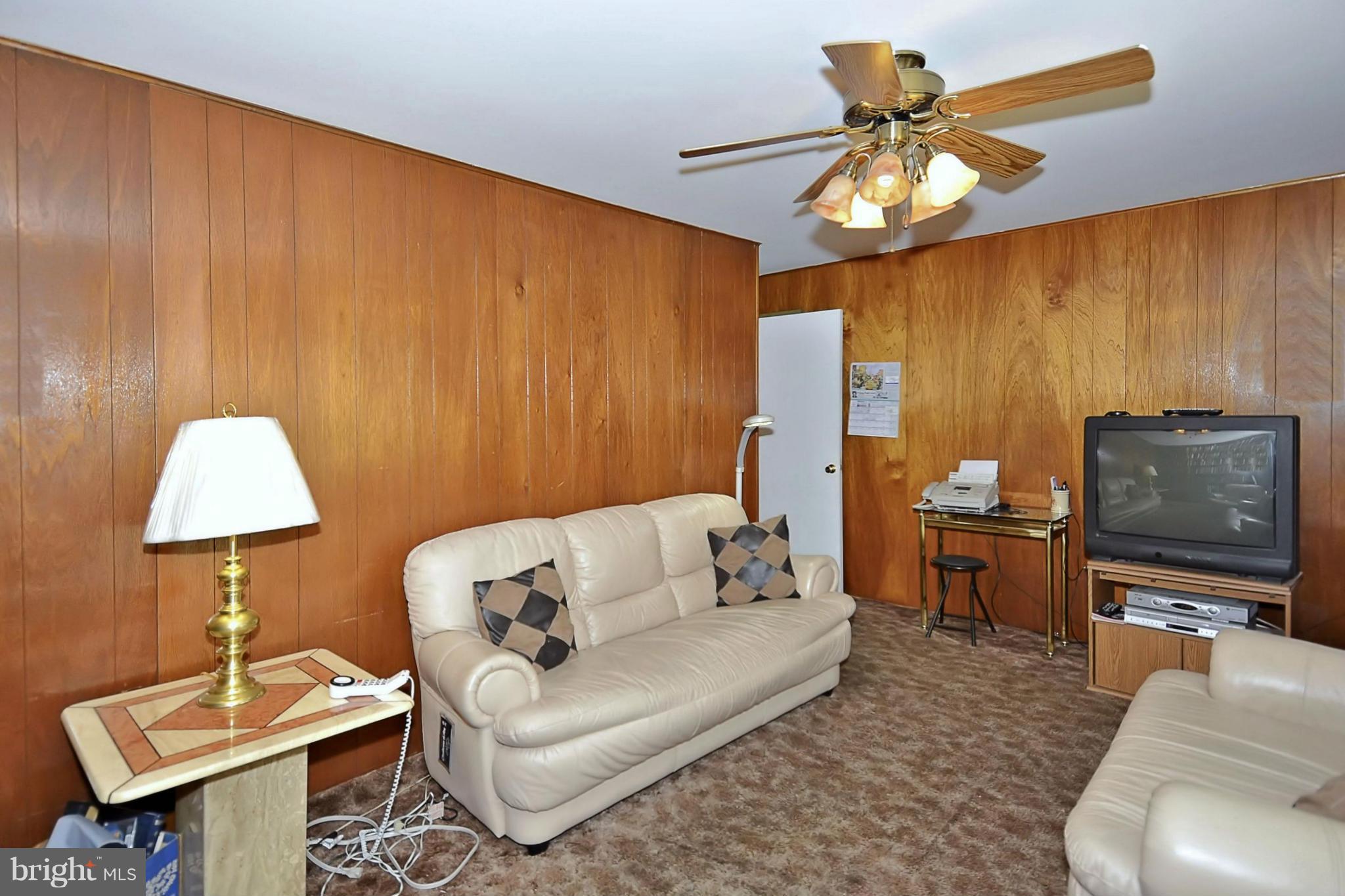 11612 Gilsan Street Silver Spring, MD 20902 - Photo 15 of 30 Family Room