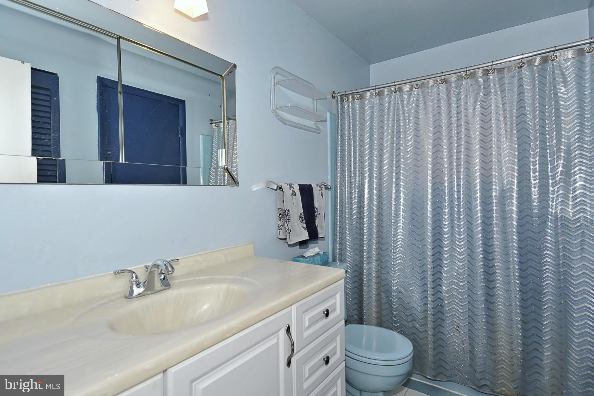 11612 Gilsan Street Silver Spring, MD 20902 - Photo 18 of 30 Bath (Master)
