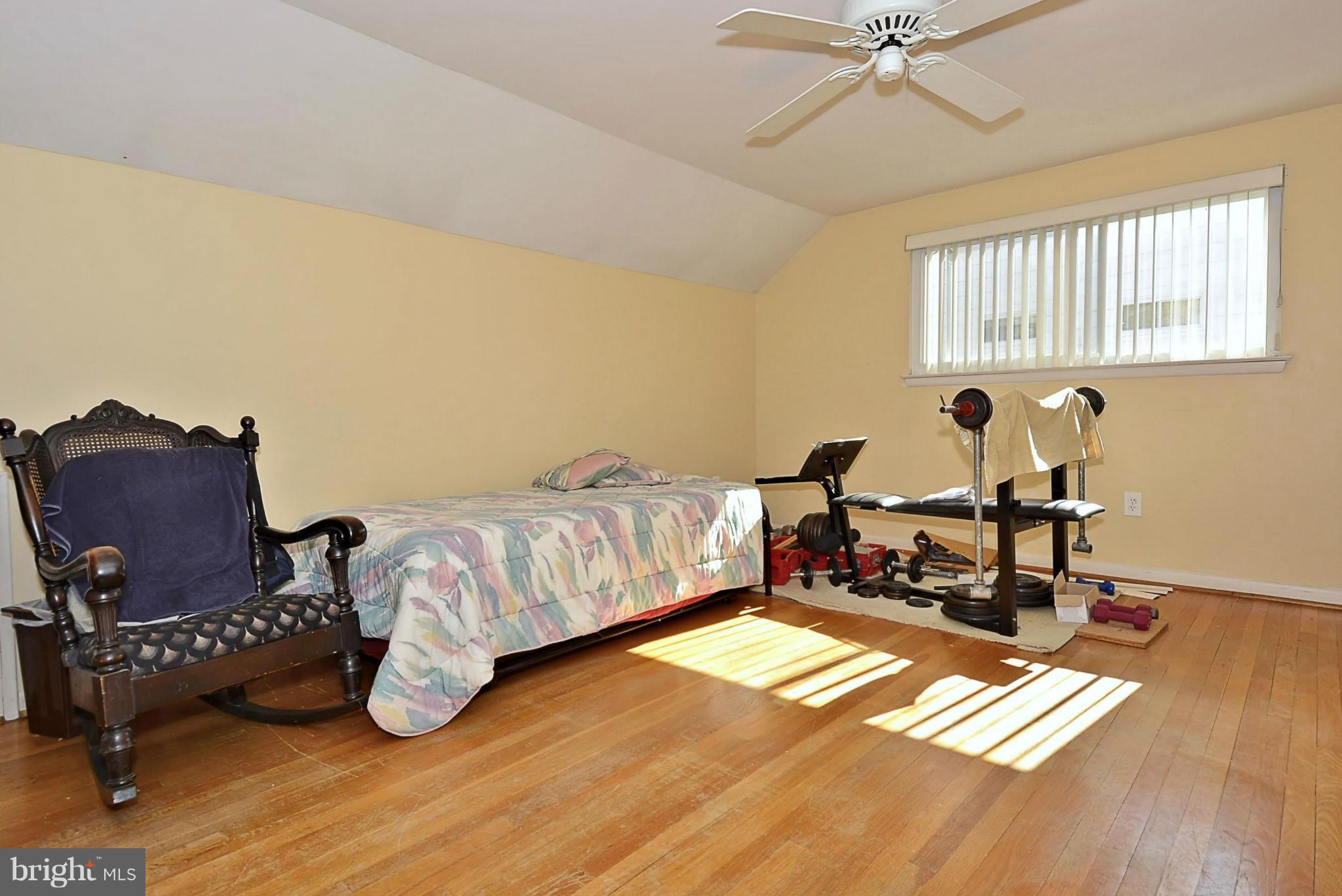 11612 Gilsan Street Silver Spring, MD 20902 - Photo 19 of 30 Bedroom 2