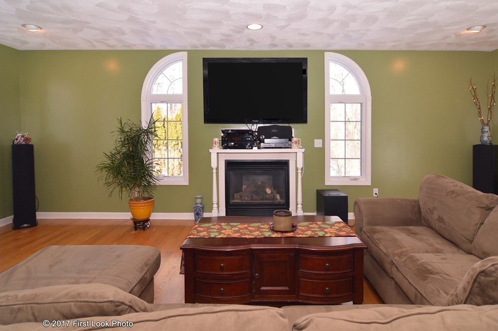28 Lorine Road Attleboro, MA 02703 - Photo 3 of 30 Gallery Image 3