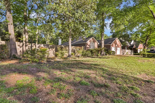 $369,900 | 1014 North Rivershire Drive, Conroe, TX 77304