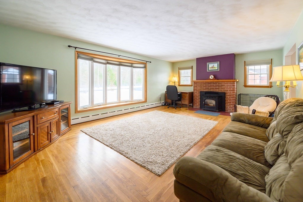106 Greenwich Road Ware, MA 01082 - Photo 7 of 22