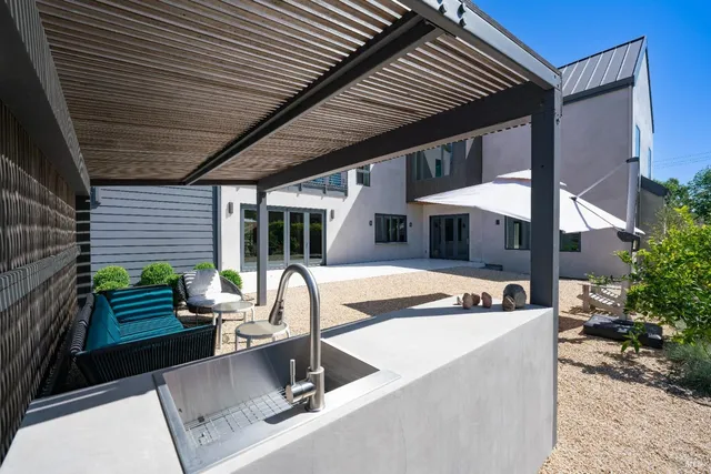 $5,700,000 | 991 Grove Street, Healdsburg, CA 95448