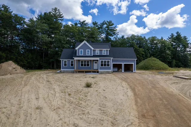 $1,155,000 | 8 Stone Crk Drive, Brentwood, NH 03833