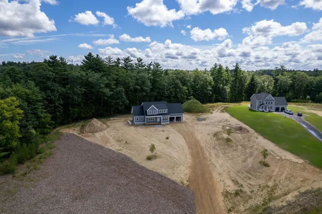 $1,155,000 | 8 Stone Crk Drive, Brentwood, NH 03833