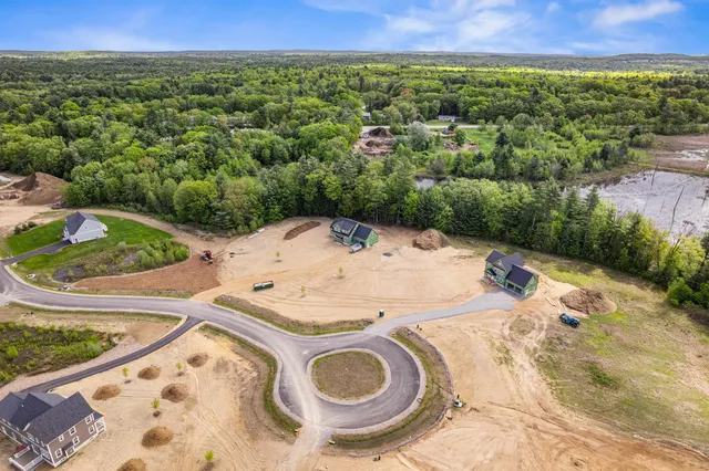 $1,155,000 | 8 Stone Crk Drive, Brentwood, NH 03833