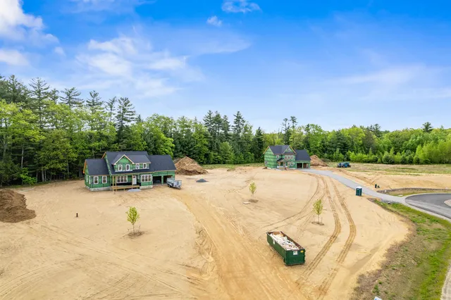 $1,155,000 | 8 Stone Crk Drive, Brentwood, NH 03833