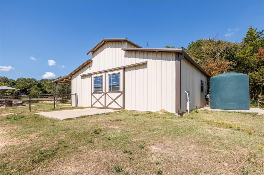 1639 Bloomfield Road Valley View, TX 76272 - Photo 21 of 33