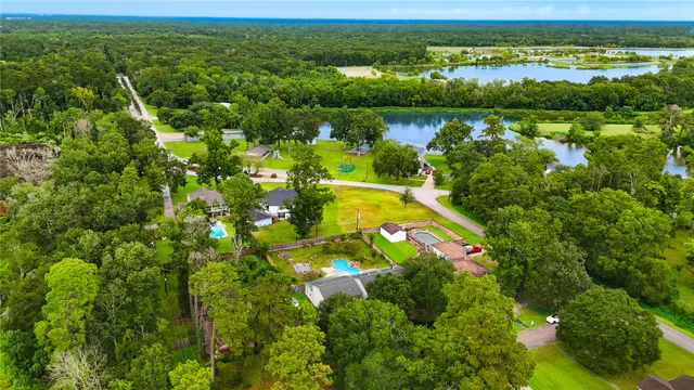 $1,900 | 303 Shady Glen Lane, Conroe, TX 77385