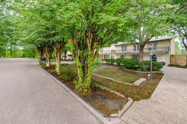 $1,900 | 303 Shady Glen Lane, Conroe, TX 77385