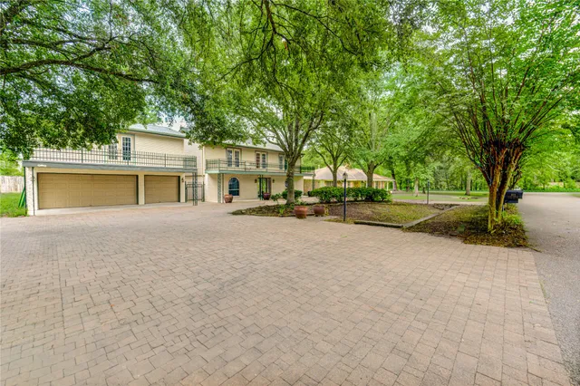 $1,900 | 303 Shady Glen Lane, Conroe, TX 77385