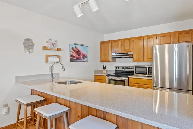 $849,900 | 35 Manor Estates Drive, Unit 14, Bristol, NH 03222