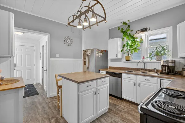 $176,000 | 117 Charles Court, Buchanan, MI 49107