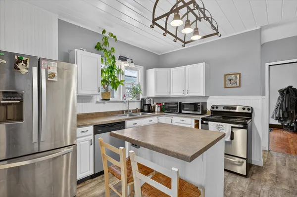 $176,000 | 117 Charles Court, Buchanan, MI 49107