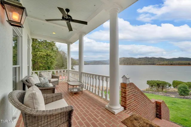 $1,325,000 | 471 Chelaque Way, Mooresburg, TN 37811