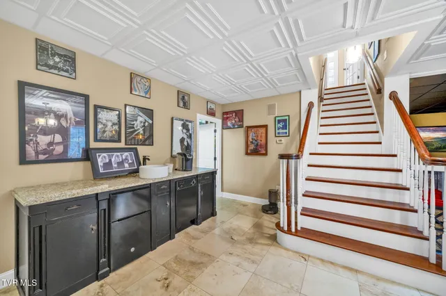 $1,325,000 | 471 Chelaque Way, Mooresburg, TN 37811