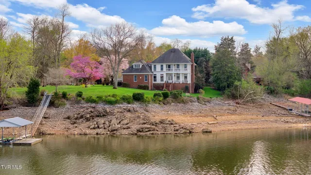 $1,325,000 | 471 Chelaque Way, Mooresburg, TN 37811