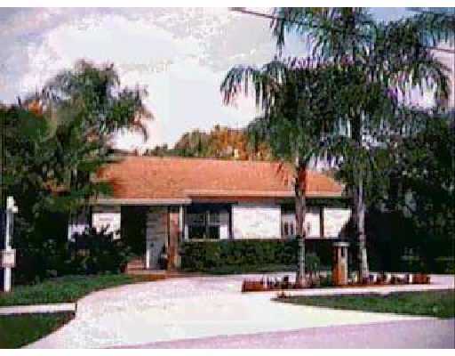 627 Eddy Street Boca Raton, FL 33487 - Photo 1 of 2 Primary Photo