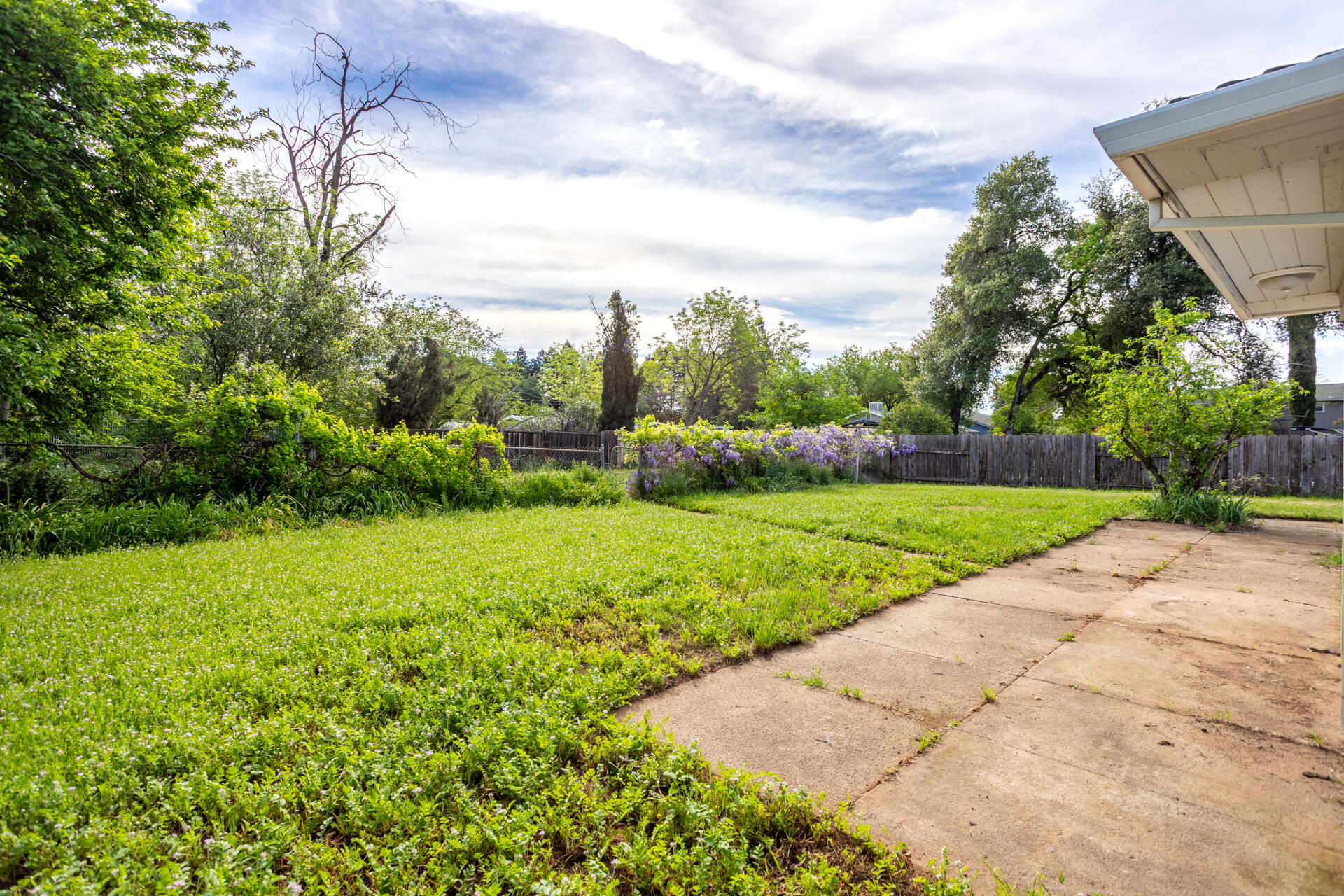 2855 Irwin Road Redding, CA 96002 - Photo 19 of 28 IMG_4206-HDR