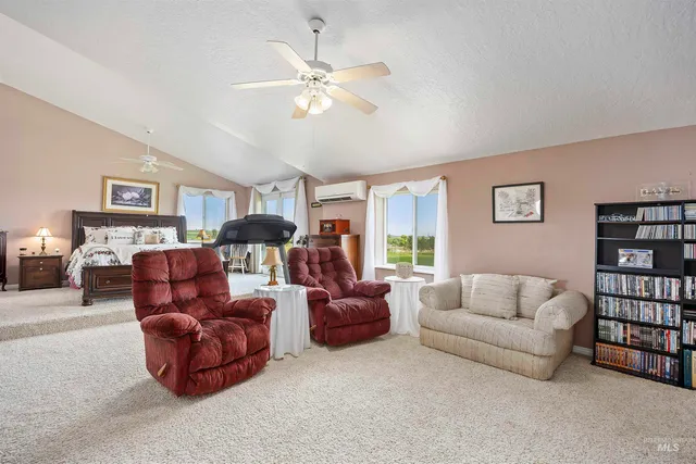 $1,050,000 | 1950 East 3700 North, Filer, ID 83328