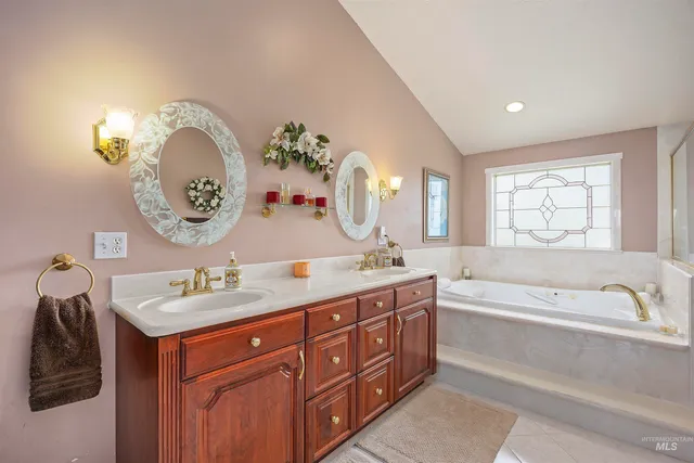 $1,050,000 | 1950 East 3700 North, Filer, ID 83328