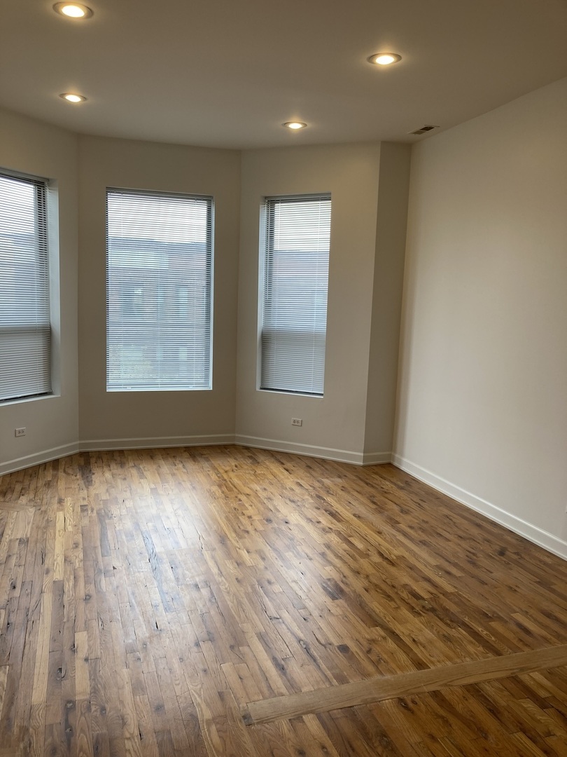 4041 South Calumet Avenue Chicago, IL 60653 - Photo 11 of 38