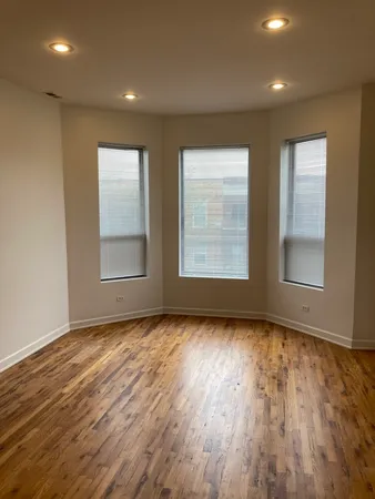 $889,000 | 4041 South Calumet Avenue, Chicago, IL 60653