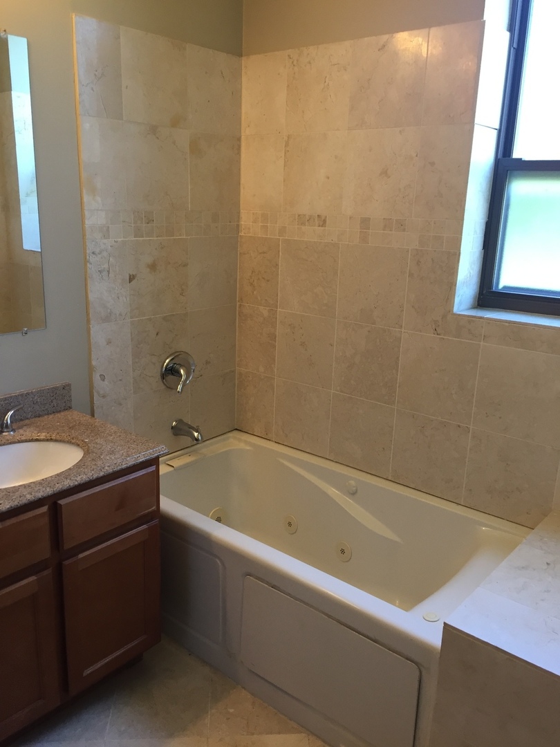 4041 South Calumet Avenue Chicago, IL 60653 - Photo 14 of 38
