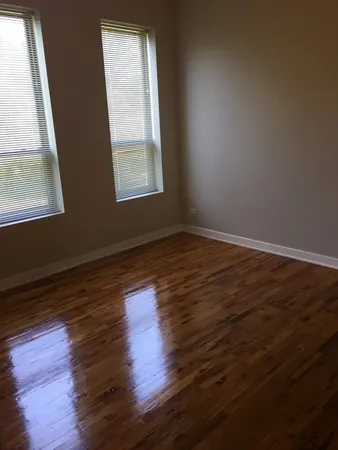 $889,000 | 4041 South Calumet Avenue, Chicago, IL 60653