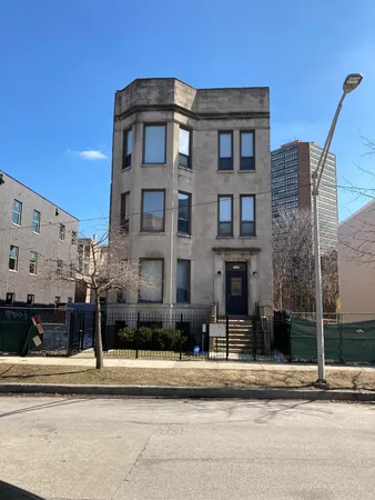 $889,000 | 4041 South Calumet Avenue, Chicago, IL 60653