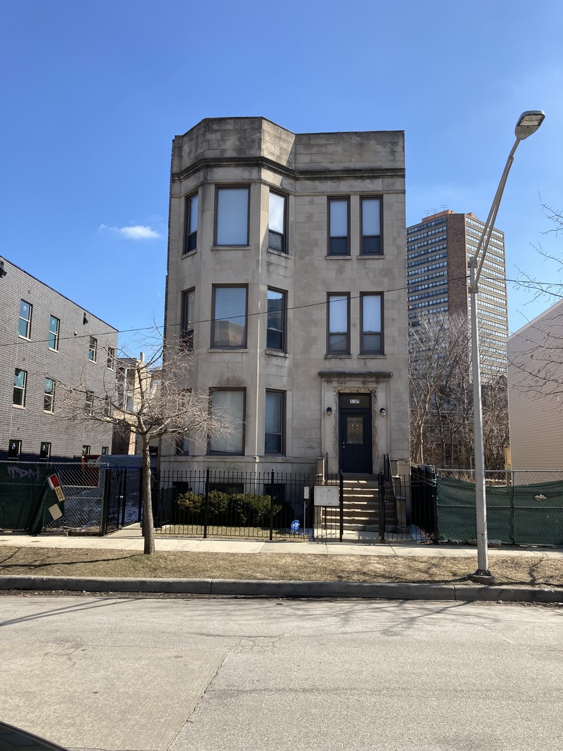 4041 South Calumet Avenue Chicago, IL 60653 - Photo 2 of 38