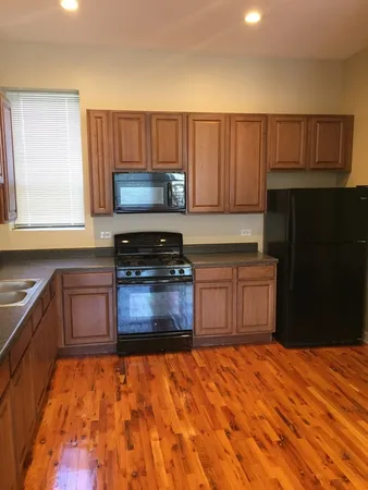 $889,000 | 4041 South Calumet Avenue, Chicago, IL 60653