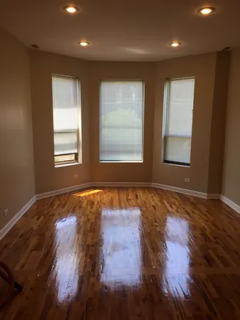 $889,000 | 4041 South Calumet Avenue, Chicago, IL 60653