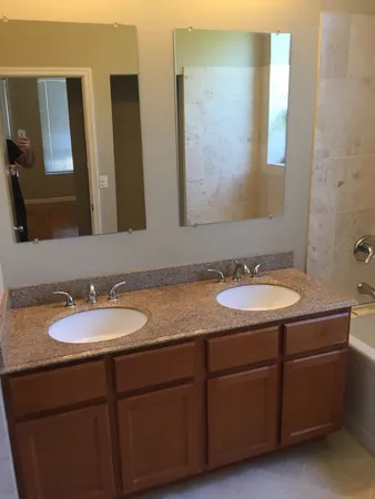 $889,000 | 4041 South Calumet Avenue, Chicago, IL 60653