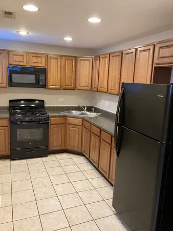 $889,000 | 4041 South Calumet Avenue, Chicago, IL 60653