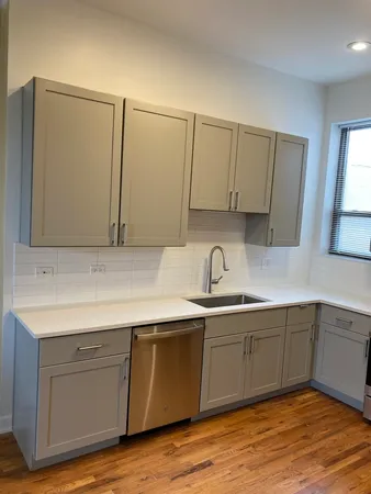 $889,000 | 4041 South Calumet Avenue, Chicago, IL 60653