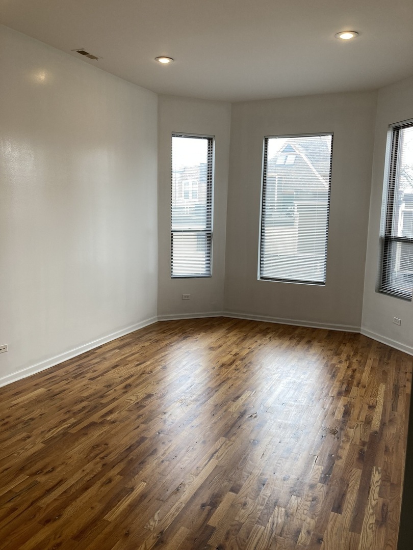4041 South Calumet Avenue Chicago, IL 60653 - Photo 9 of 38